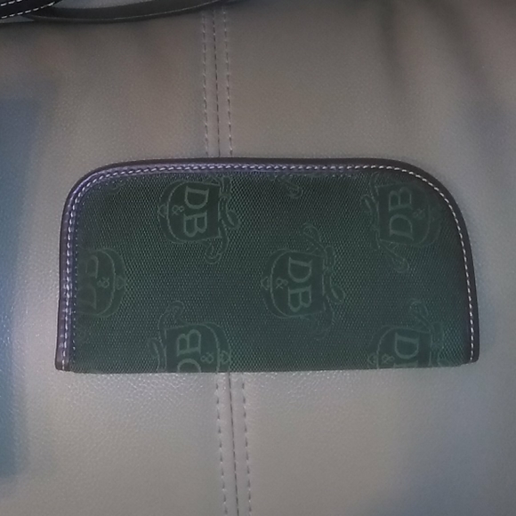 DOONEY & BOURKE TOTE With ACCESSORIES - Picture 12 of 13